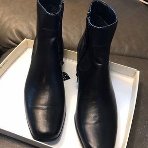 NWT Women’s boots size 10